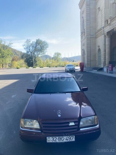 Mercedes C 200 1995, 318,000 km - 2.0 л - Qəbələ