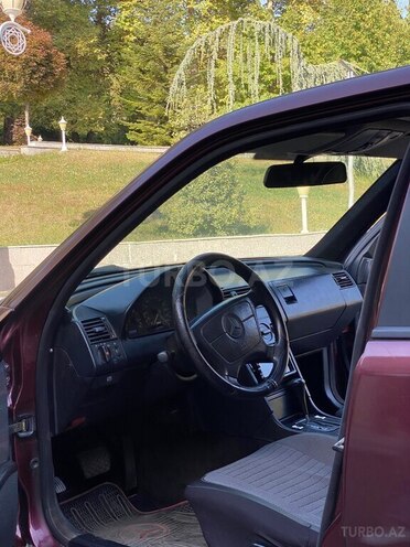 Mercedes C 200 1995, 318,000 km - 2.0 л - Qəbələ