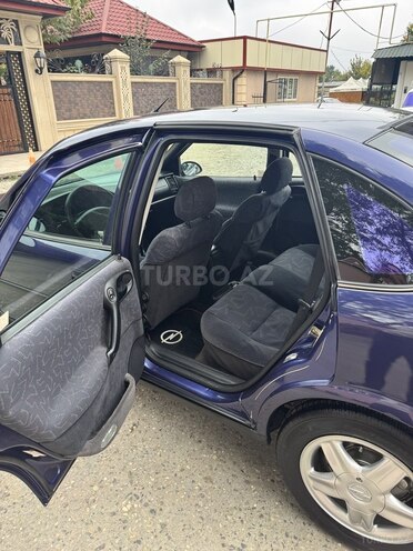 Opel Vectra 1996, 316,394 km - 1.8 l - Quba