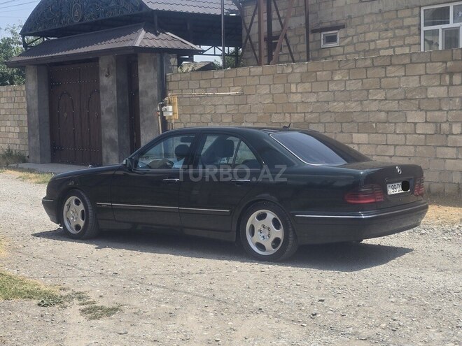 Mercedes E 270 2001, 258,600 km - 2.7 l - Bakı