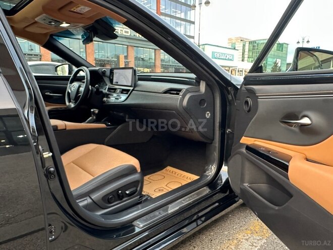 Lexus ES 300h 2024, 22,390 km - 2.5 l - Bakı