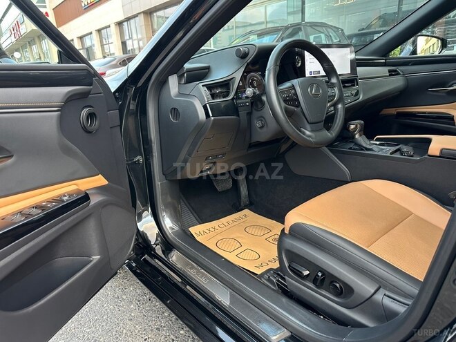 Lexus ES 300h 2024, 22,390 km - 2.5 l - Bakı