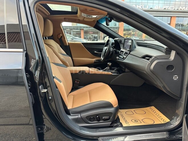 Lexus ES 300h 2024, 22,390 km - 2.5 l - Bakı