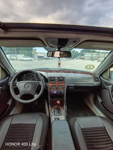 Mercedes C 200 1997, 330,000 km - 2.2 l - Bakı