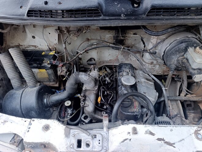 GAZ  1998, 250,000 km - 2.4 l - Tovuz