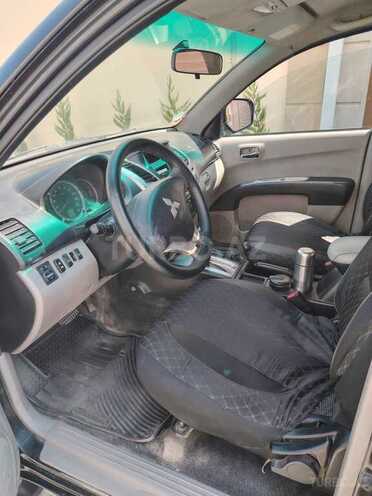 Mitsubishi L200 2011, 760,000 km - 2.5 l - Bakı