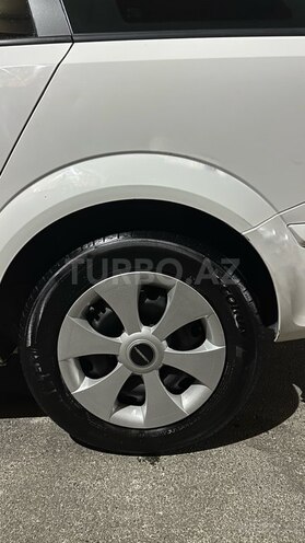 Opel Astra 2009, 560,000 km - 1.4 l - Bakı