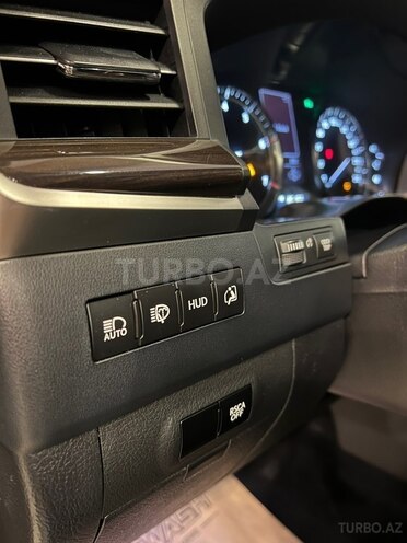 Lexus LX 570 2016, 220,000 km - 5.7 л - Bakı
