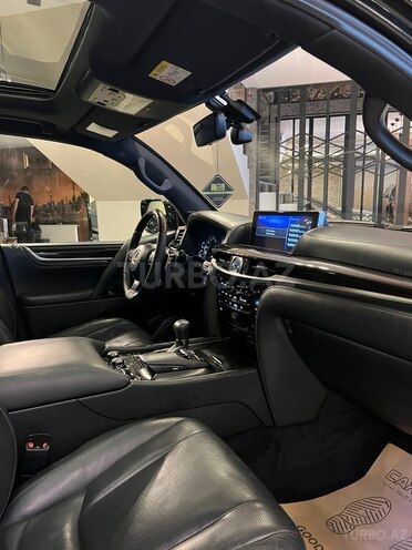 Lexus LX 570 2016, 220,000 km - 5.7 л - Bakı