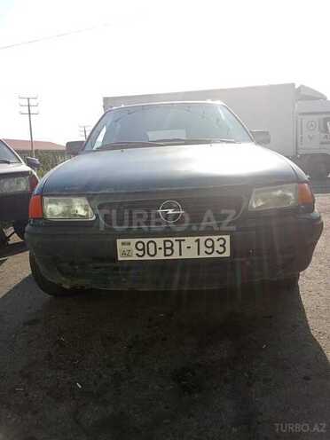 Opel Astra 1994, 490,000 km - 1.6 l - Qax