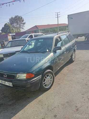 Opel Astra 1994, 490,000 km - 1.6 l - Qax