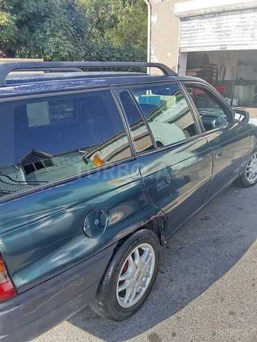 Opel Astra 1994, 490,000 km - 1.6 l - Qax