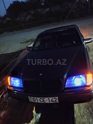 Mercedes C 250 1995, 597,190 km - 2.5 l - Salyan