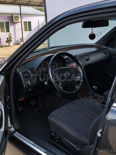 Mercedes C 250 1995, 597,190 km - 2.5 l - Salyan