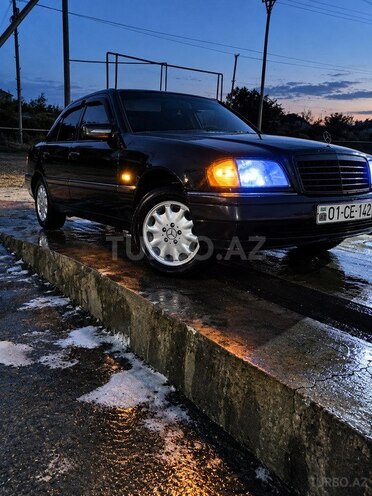Mercedes C 250 1995, 597,190 km - 2.5 l - Salyan