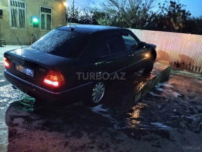 Mercedes C 250 1995, 597,190 km - 2.5 l - Salyan