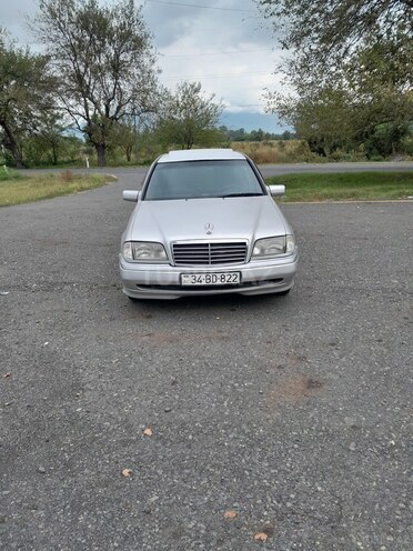 Mercedes C 200 1995, 261,624 km - 2.0 л - Qax