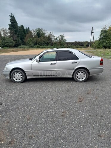 Mercedes C 200 1995, 261,624 km - 2.0 л - Qax