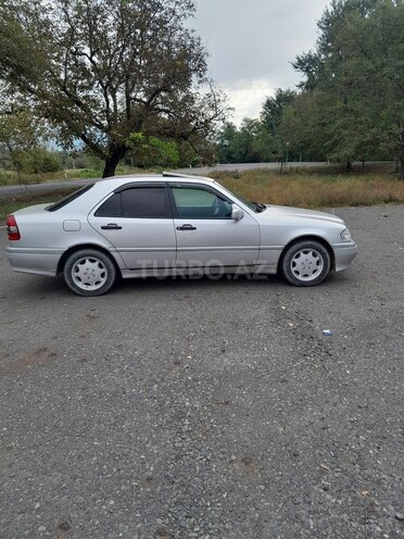 Mercedes C 200 1995, 261,624 km - 2.0 л - Qax