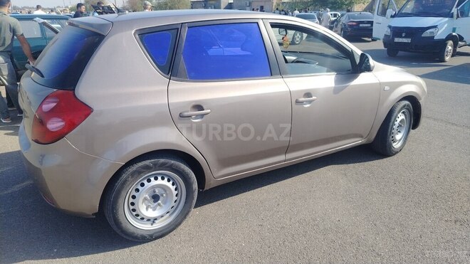 Kia Ceed 2008, 400,000 km - 1.6 l - Cəlilabad