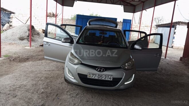 Hyundai i20 2013, 190,000 km - 1.1 l - Saatlı