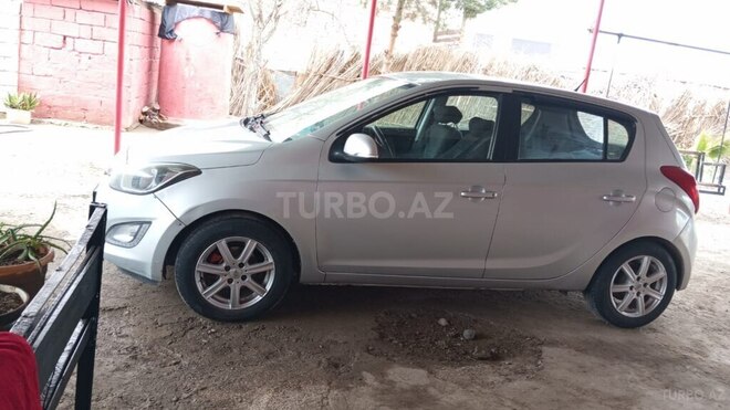 Hyundai i20 2013, 190,000 km - 1.1 l - Saatlı