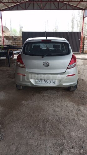 Hyundai i20 2013, 190,000 km - 1.1 l - Saatlı