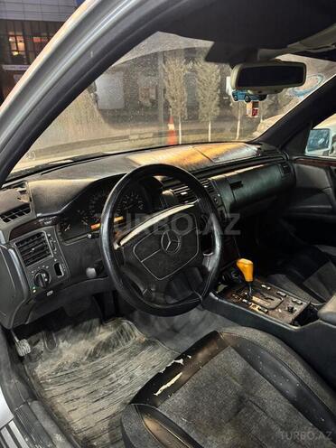 Mercedes E 280 1996, 450,000 km - 2.8 l - Xaçmaz
