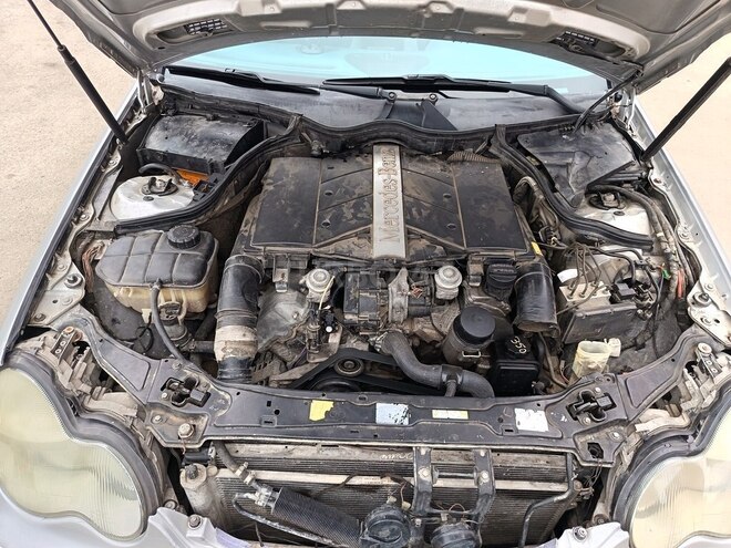 Mercedes C 240 2002, 350,000 km - 2.6 l - Quba