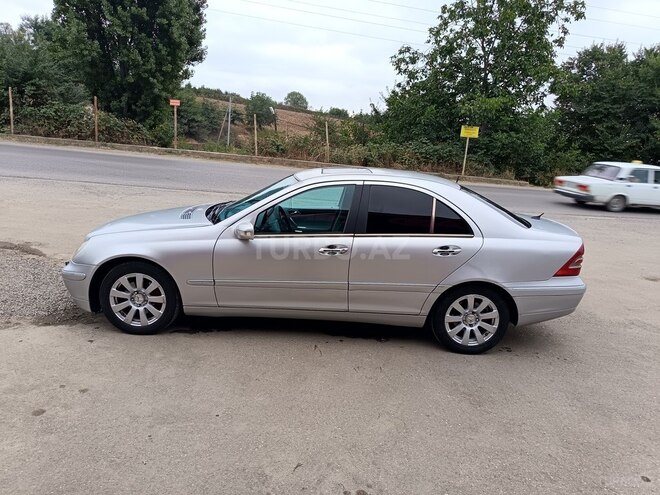 Mercedes C 240 2002, 350,000 km - 2.6 l - Quba