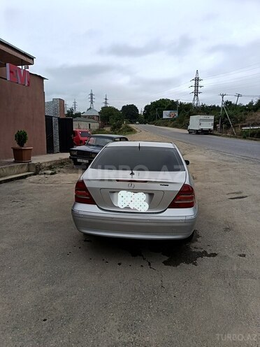 Mercedes C 240 2002, 350,000 km - 2.6 l - Quba