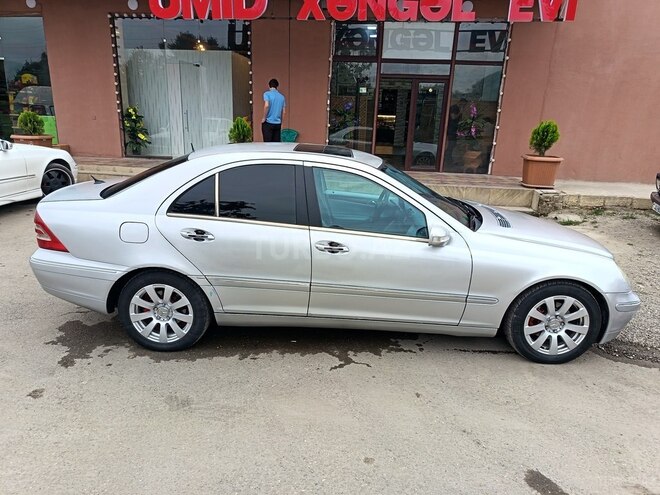 Mercedes C 240 2002, 350,000 km - 2.6 l - Quba