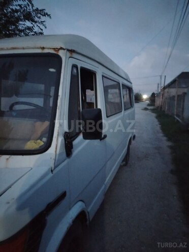 Mercedes 208 D 1994, 400,000 km - 2.2 l - Bakı