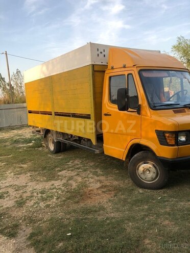 Mercedes Atego 818 1988, 200,000 km - 2.3 l - Salyan