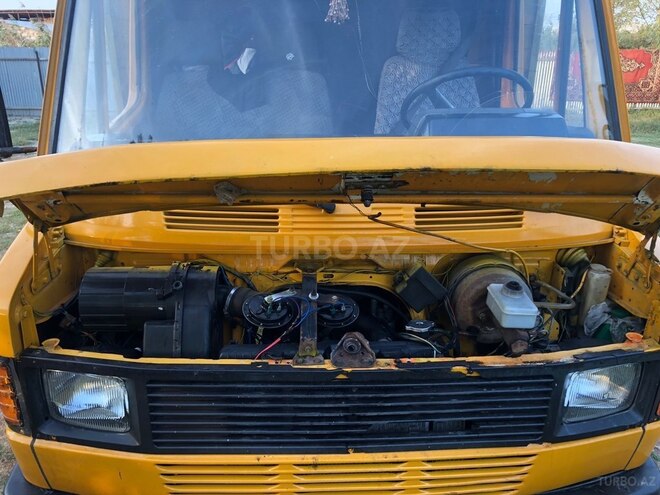 Mercedes Atego 818 1988, 200,000 km - 2.3 l - Salyan