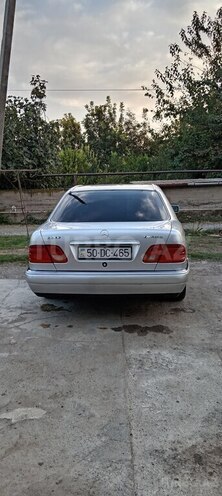 Mercedes E 200 1996, 322,455 km - 2.0 л - Bərdə