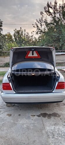 Mercedes E 200 1996, 322,455 km - 2.0 л - Bərdə