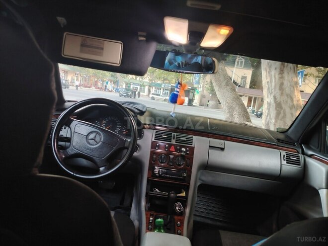 Mercedes E 200 1997, 400,000 km - 2.0 l - Mingəçevir