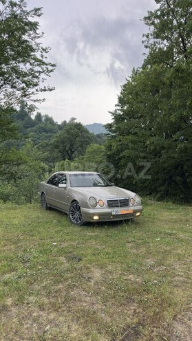 Mercedes E 200 1999, 320,000 km - 2.2 l - Bakı