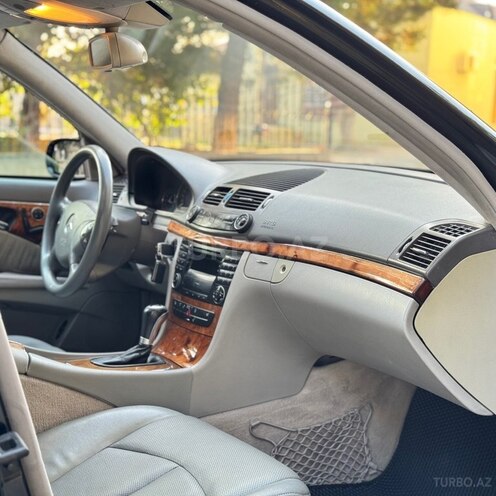 Mercedes E 320 2002, 320,000 km - 3.2 l - Bakı