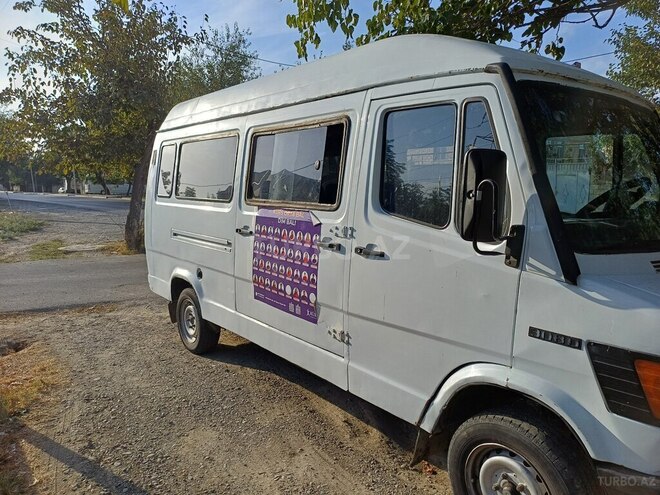 Mercedes 208 D 1994, 400,000 km - 2.3 l - Mingəçevir