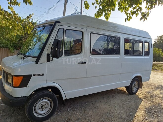 Mercedes 208 D 1994, 400,000 km - 2.3 l - Mingəçevir