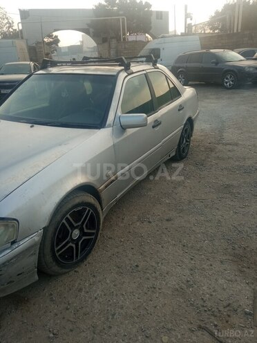 Mercedes C 200 1997, 300,000 km - 2.2 л - Bakı