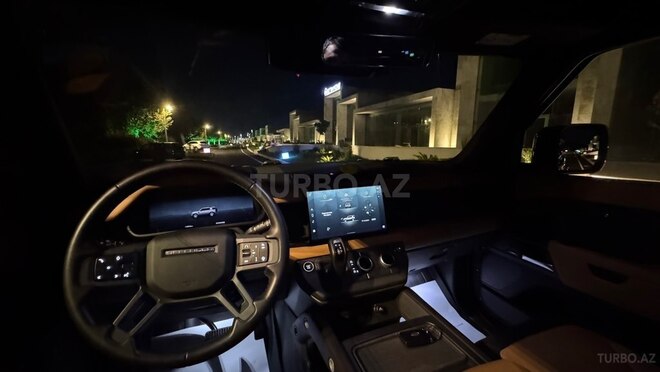 Land Rover Defender 2023, 40,000 km - 3.0 l - Bakı