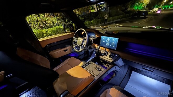 Land Rover Defender 2023, 40,000 km - 3.0 l - Bakı