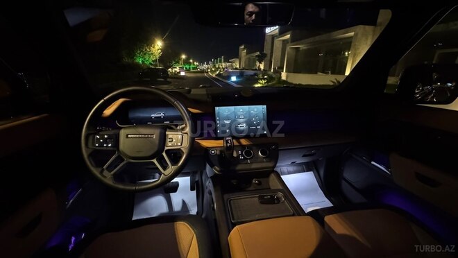 Land Rover Defender 2023, 40,000 km - 3.0 l - Bakı