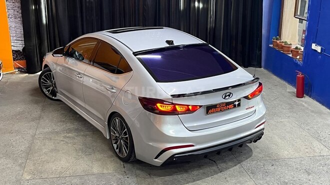 Hyundai Elantra 2018, 132,800 km - 1.6 l - Sumqayıt