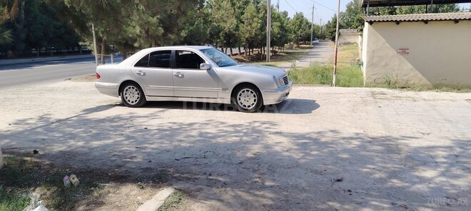 Mercedes E 220 1999, 445,000 km - 2.2 l - Şirvan