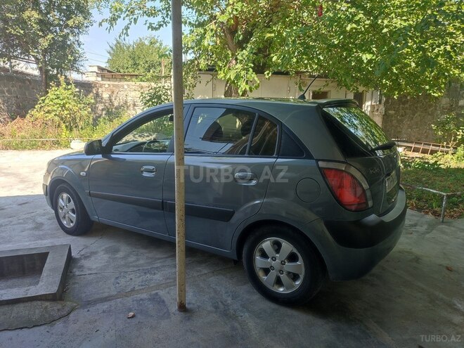 Kia Rio 2007, 225,000 km - 1.4 l - Şəki