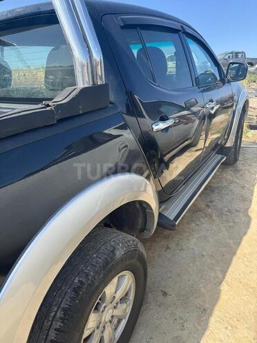 Mitsubishi L200 2011, 760,000 km - 2.5 l - Bakı